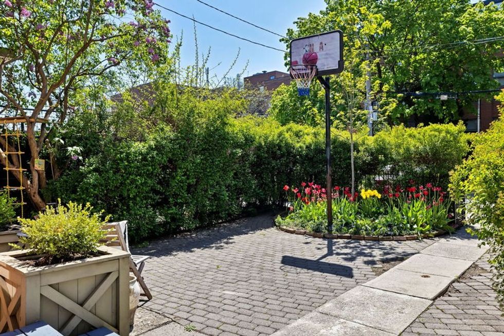 008 1920x1080 photo 1