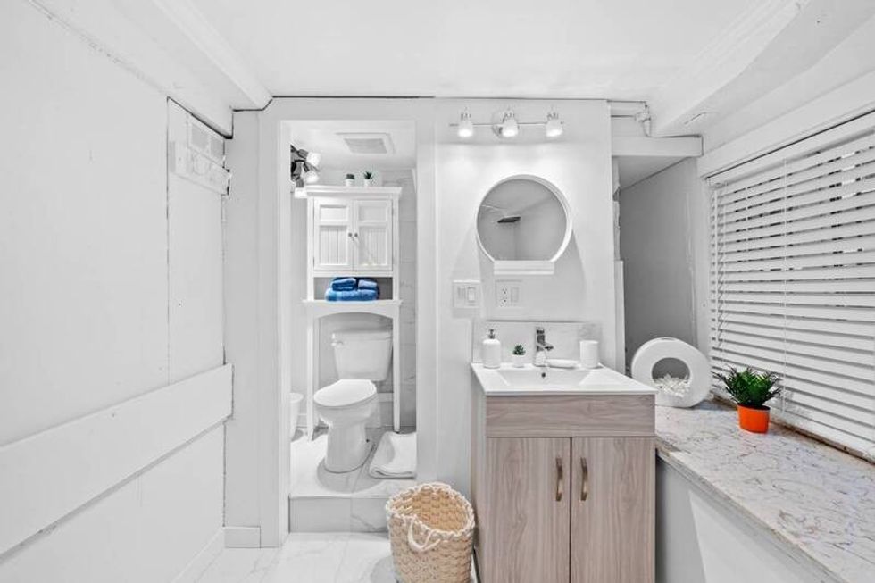 00t0t azyyxfzguhlz 0ci0pp 1200x900