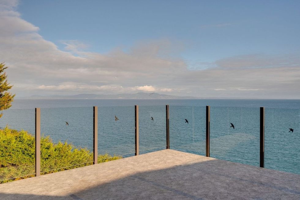 103799882r 1 1024x683