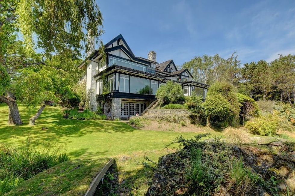 1101 beach drive oak bay british columbia 18