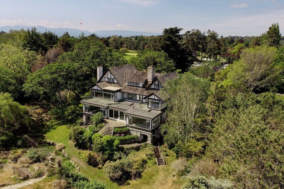 1101 beach drive oak bay british columbia 26