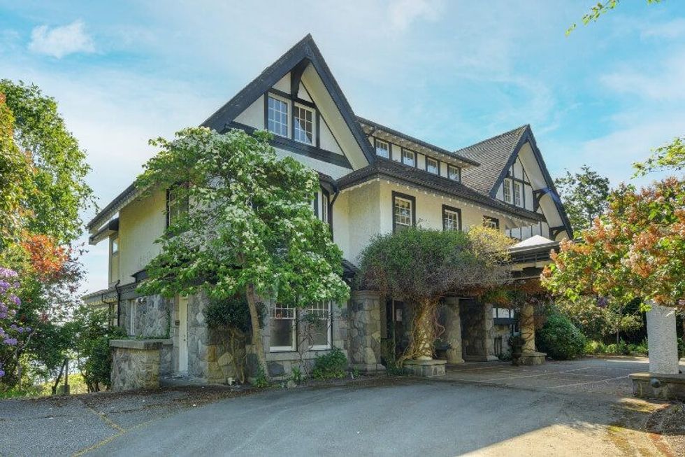 1101 beach drive oak bay british columbia 4