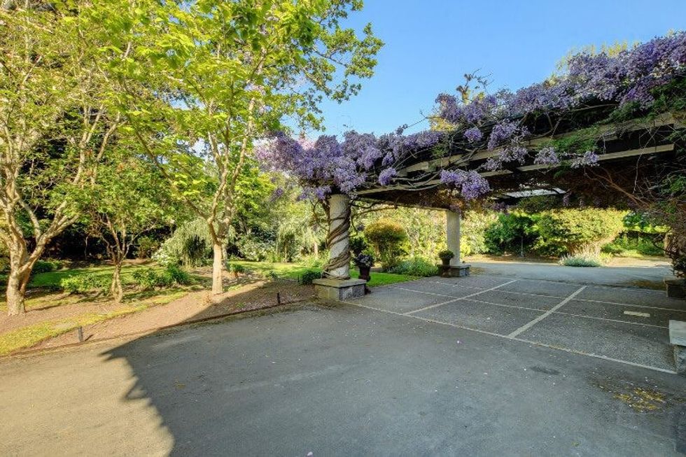 1101 beach drive oak bay british columbia 6