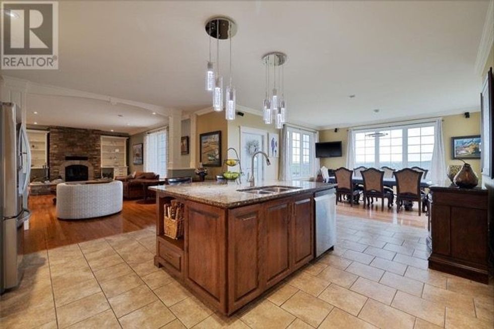 116 ridgewood drive kitchen