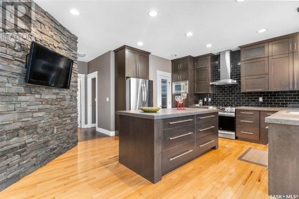 118 milne crescent kitchen