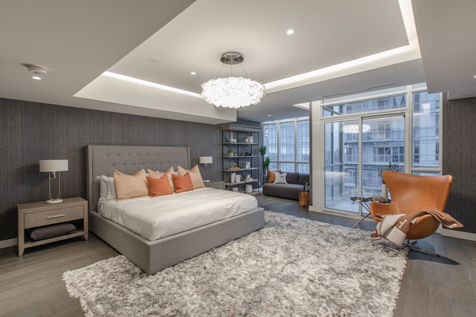 12 master bedroom photo by laura rossi scaled 1