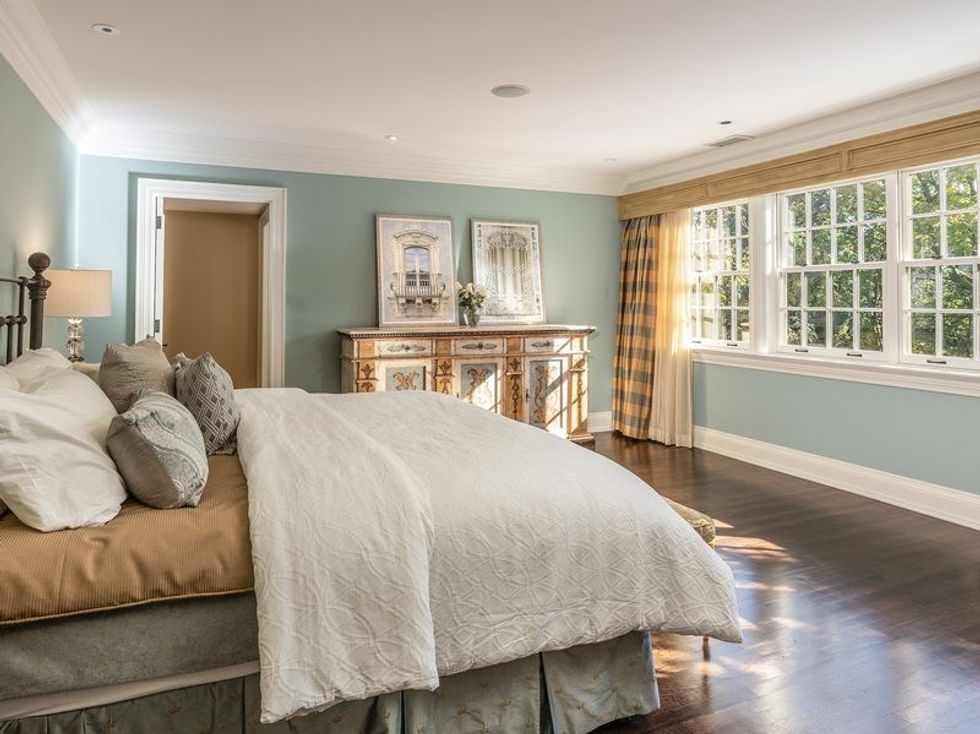 127alexandrablvd hr 35