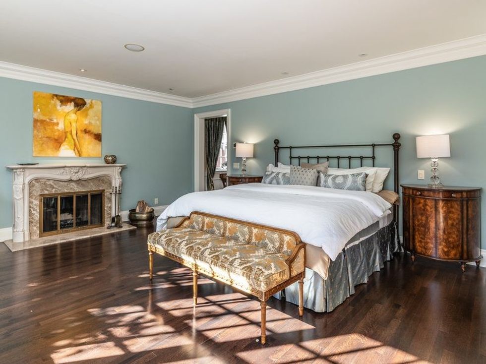 127alexandrablvd hr 38