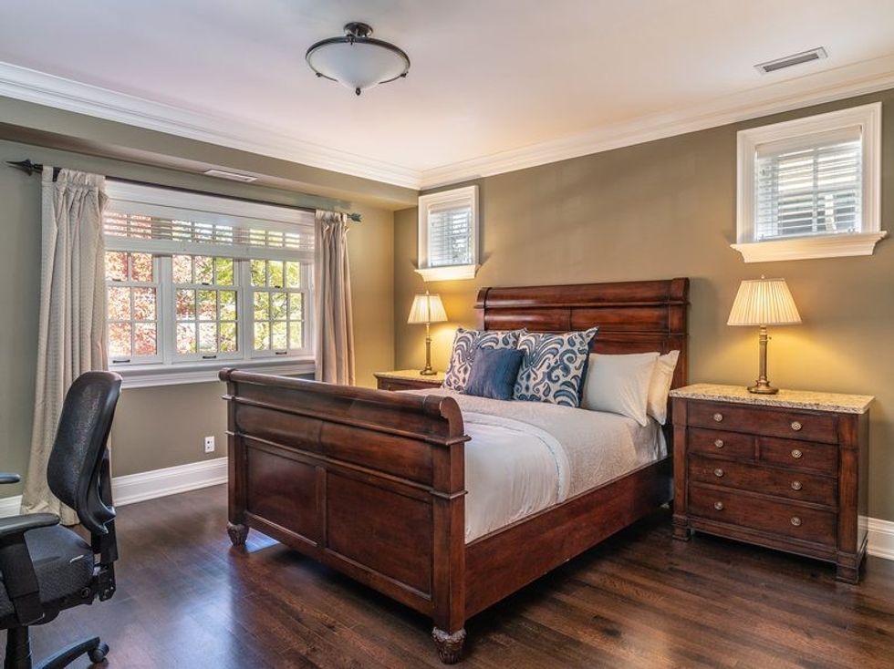 127alexandrablvd hr 50