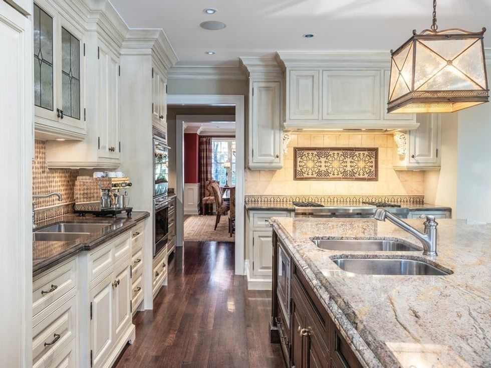 127alexandrablvd hr 61