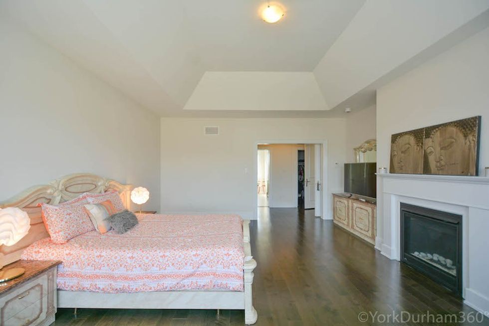 13 country club crescent 9331