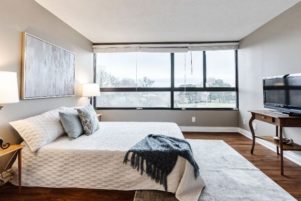 1300 bloor st bedroom