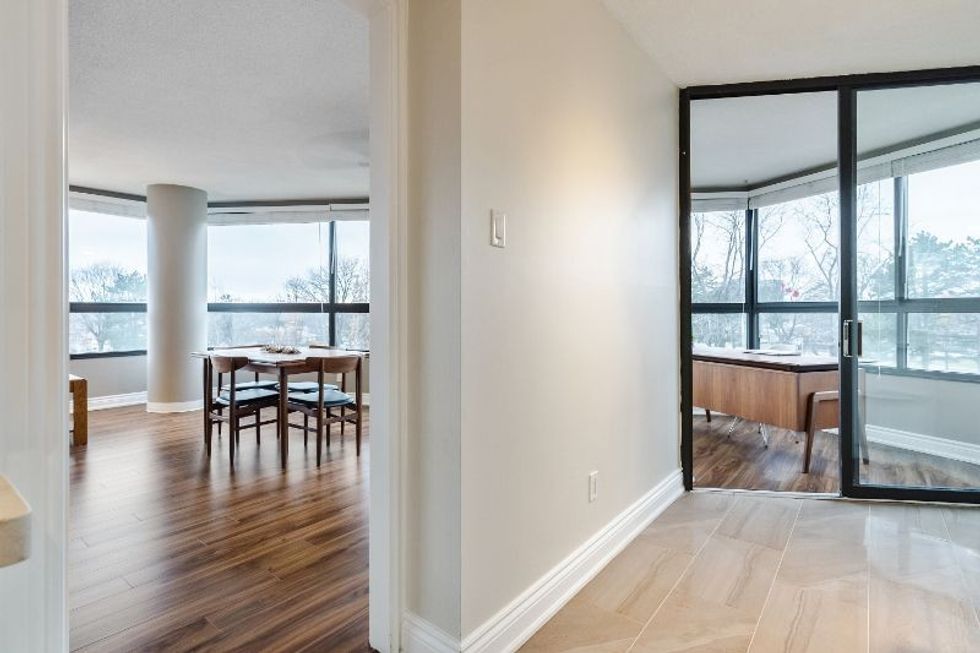 1300 bloor st dining