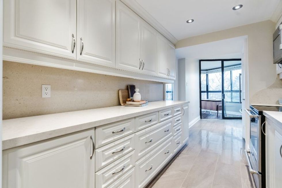 1300 bloor st kitchen 2
