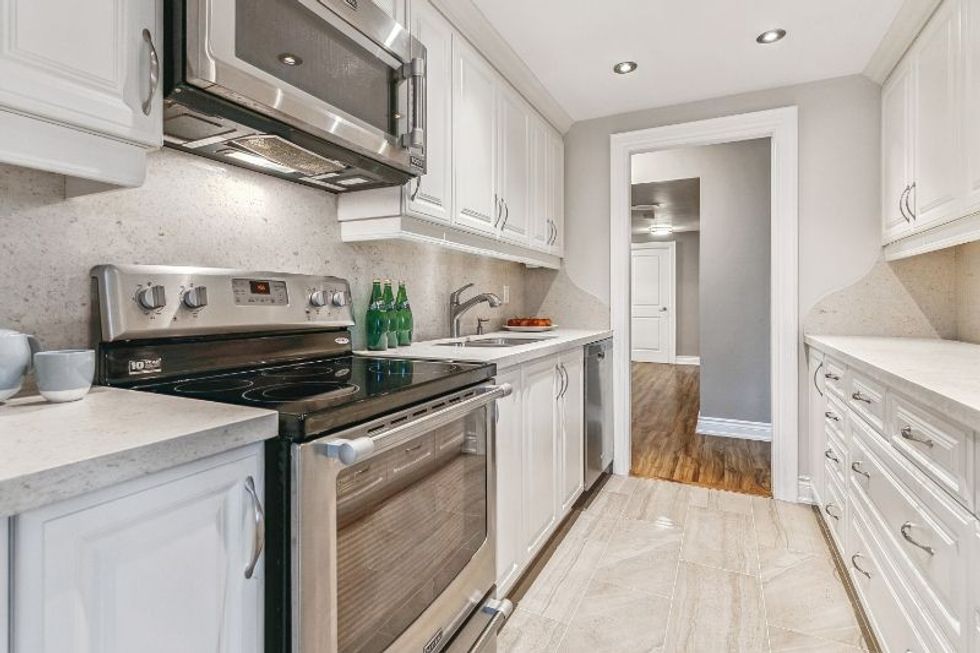1300 bloor st kitchen 3