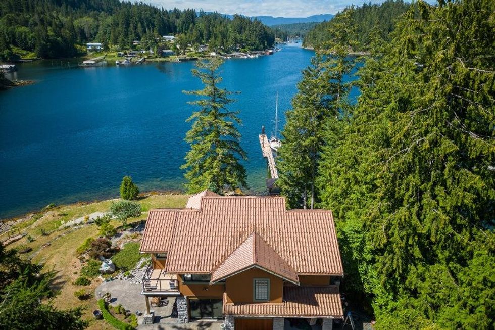 13009 osyter bay road garden bay british columbia 3
