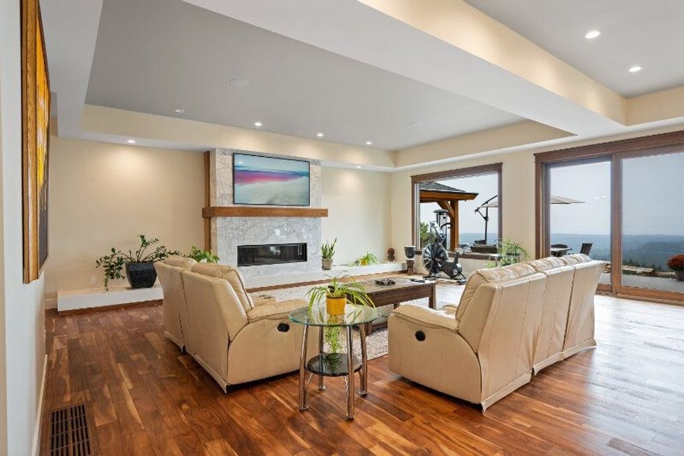 1745 warn way qualicum beach british columbia 10