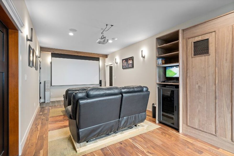 1745 warn way qualicum beach british columbia 14