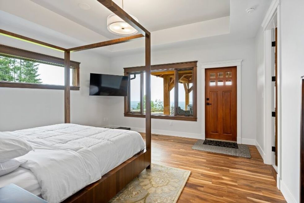 1745 warn way qualicum beach british columbia 19