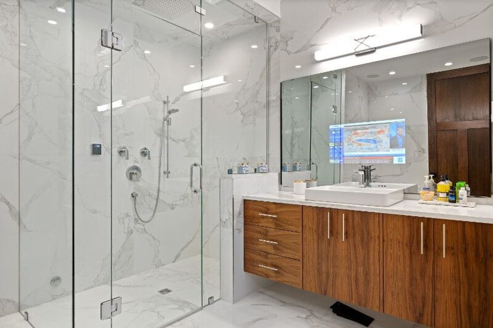 1745 warn way qualicum beach british columbia 20