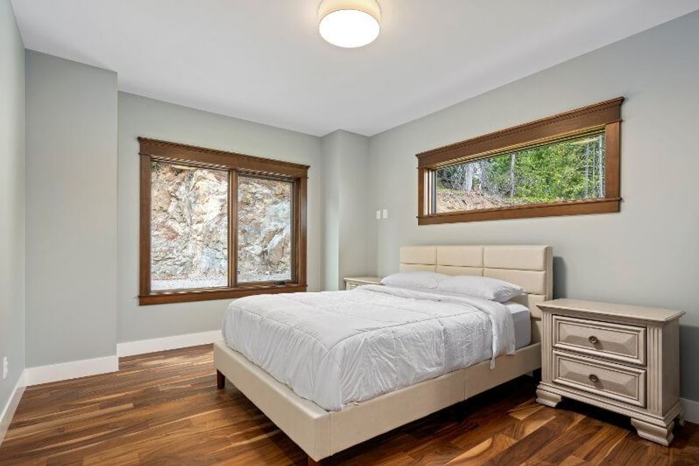 1745 warn way qualicum beach british columbia 24