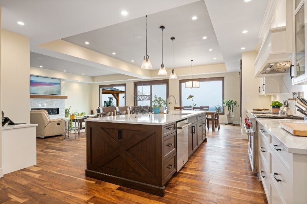 1745 warn way qualicum beach british columbia 7