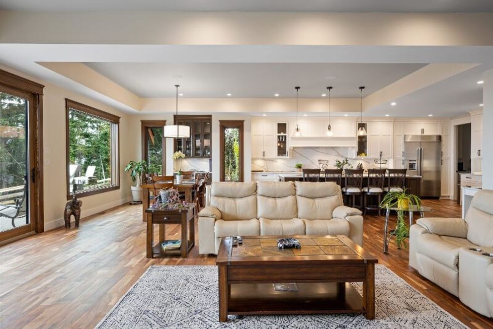 1745 warn way qualicum beach british columbia 9