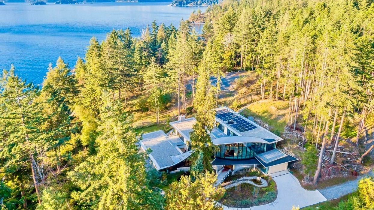 1840 Lighthouse Lane - Bowen Island, British Columbia