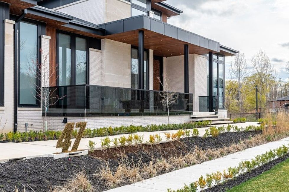 2 creedmore exterior min