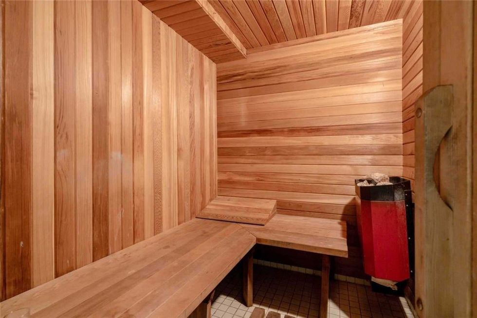 2 indian grove toronto w4866137 25 p 1024x683