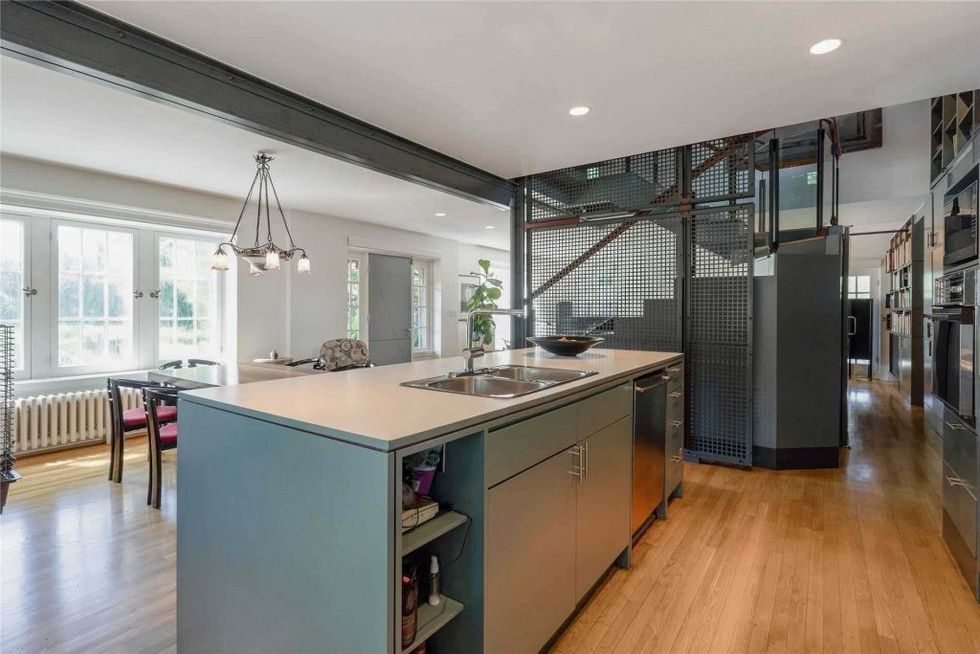 2 indian grove toronto w4866137 3 p 1024x683