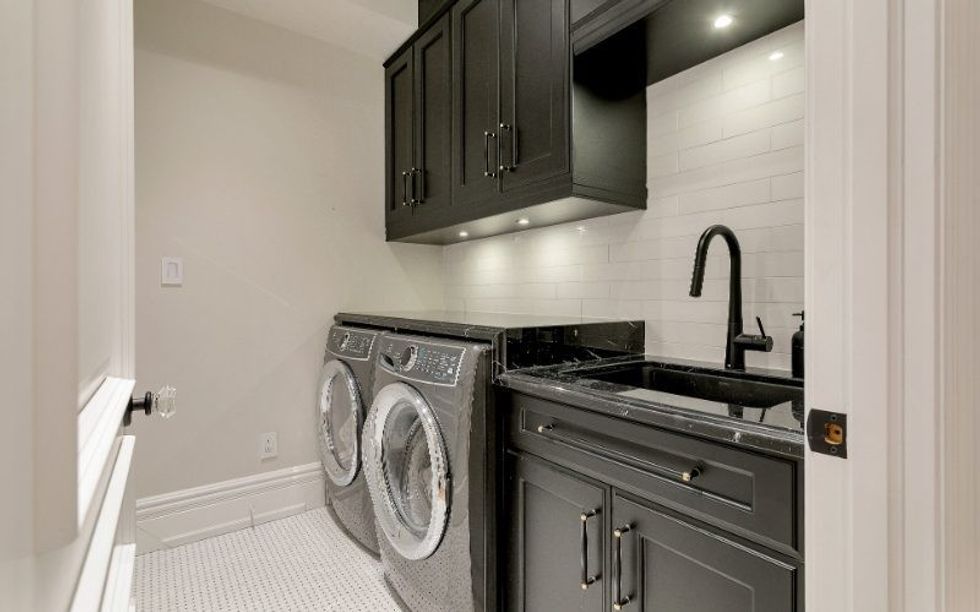 2 laurier ave v2 81 edited