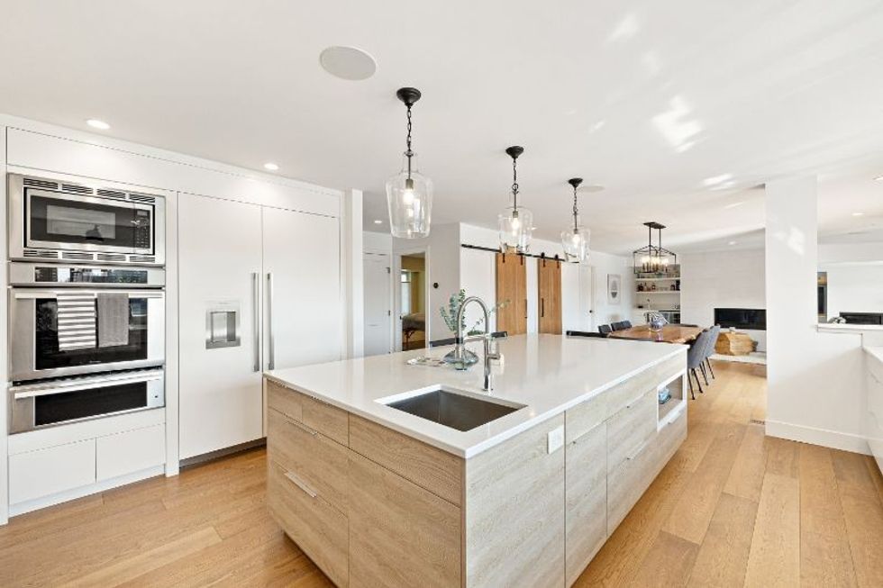 204 street kitchen island 3