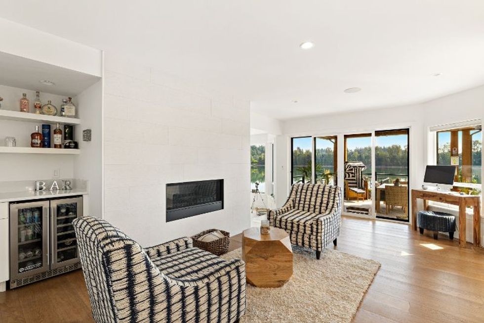 204 street seating 1