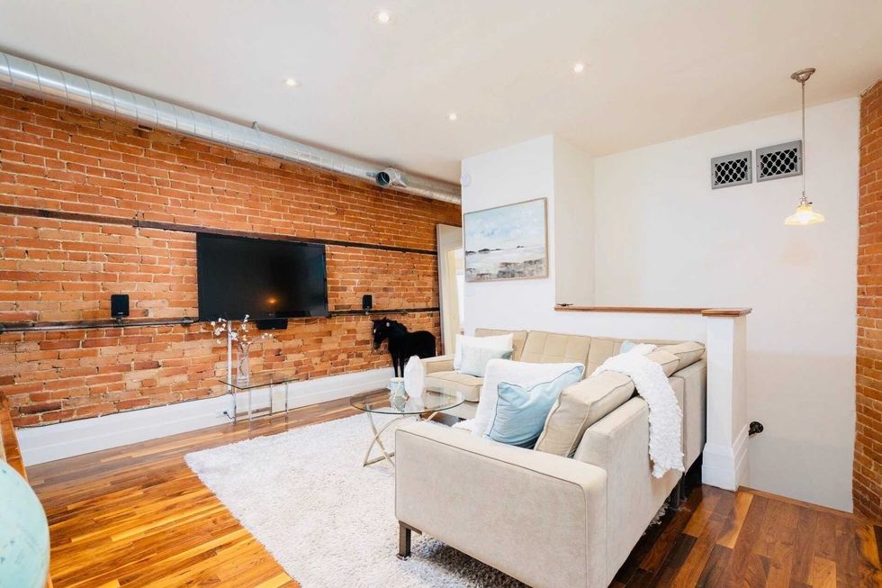 22 lippincott street toronto c5087214 17 p