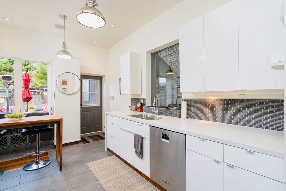 22 lippincott street toronto c5087214 9 p