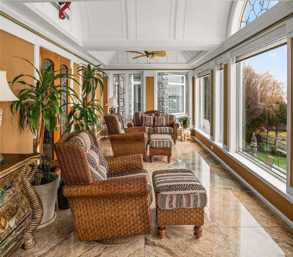 22363821 26 alt 1024x895