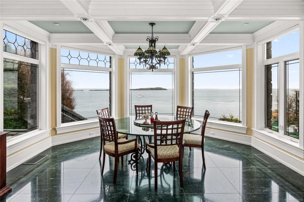 22363821 32 alt 1024x682