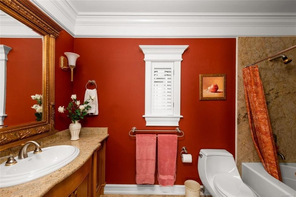 22363821 54 alt 1024x682