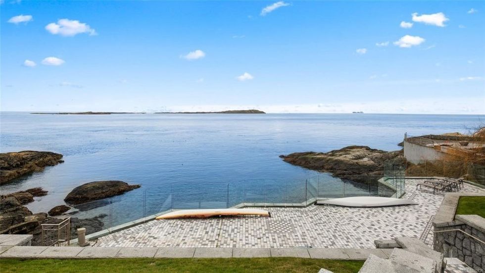 22363821 82 alt 1024x576