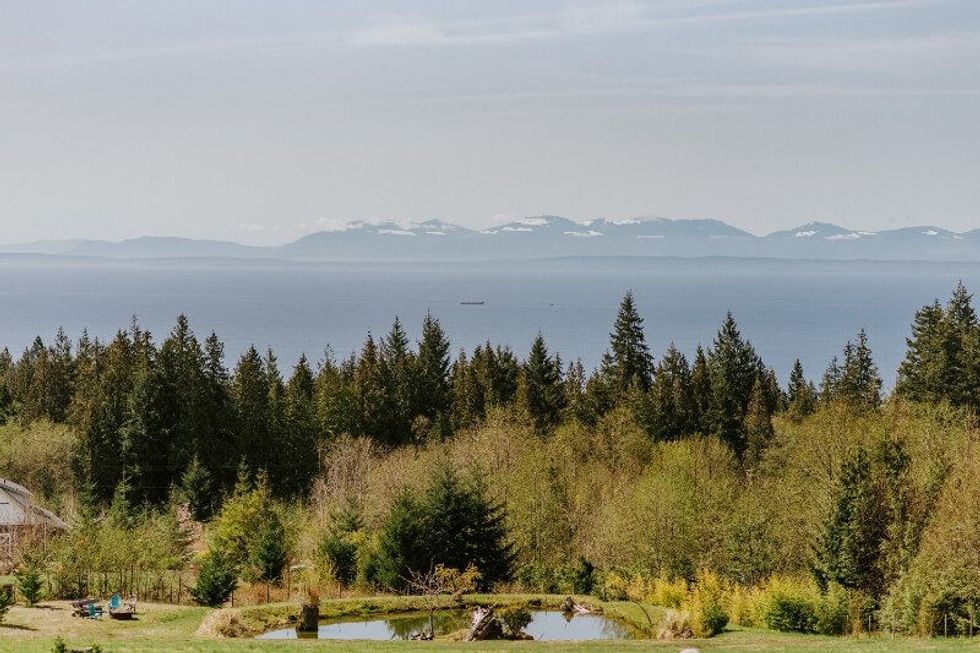 2247 pixton road roberts creek 21