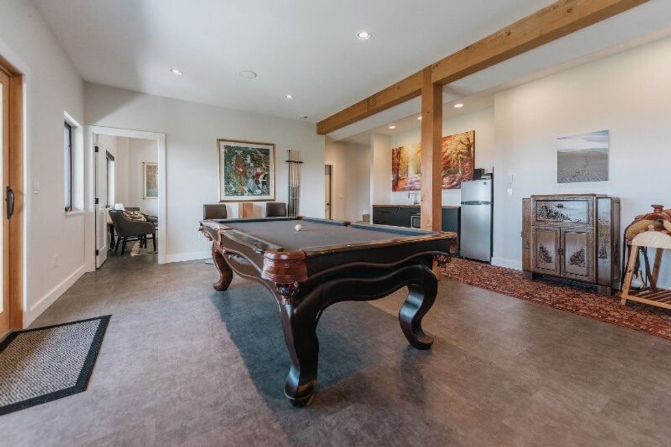 2247 pixton road roberts creek 8