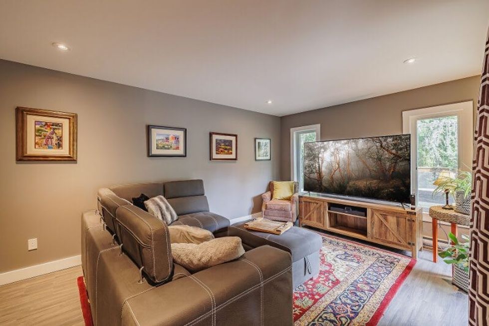 241 little mountain road salt spring island treehouse home 19