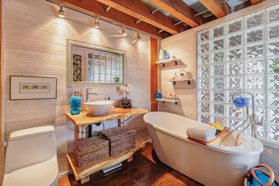 241 little mountain road salt spring island treehouse home 21