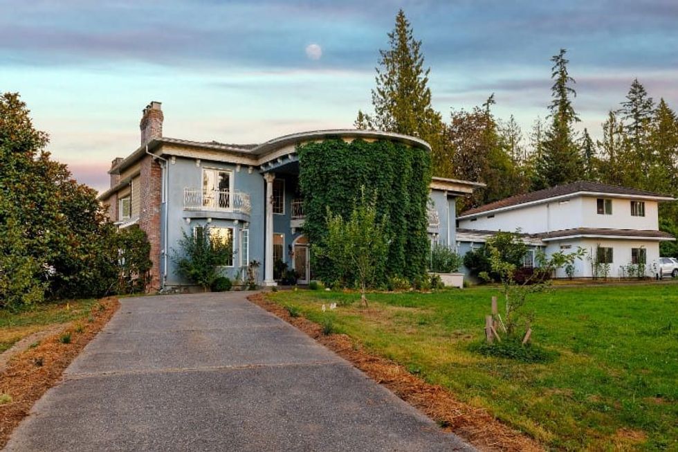 24990 88 avenue outdoor