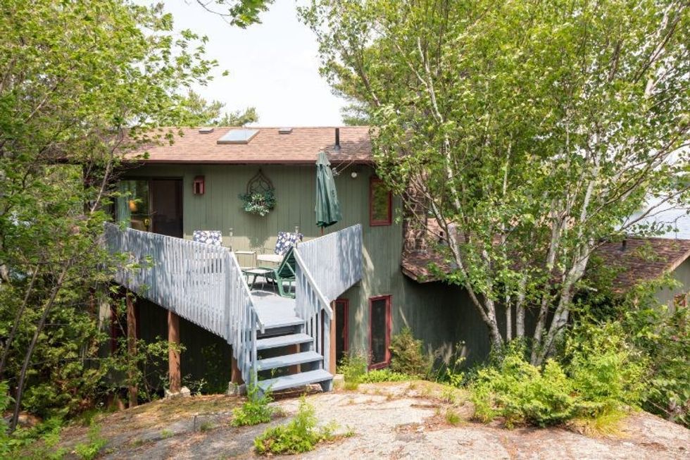 27 master bdrm deck stairs to island