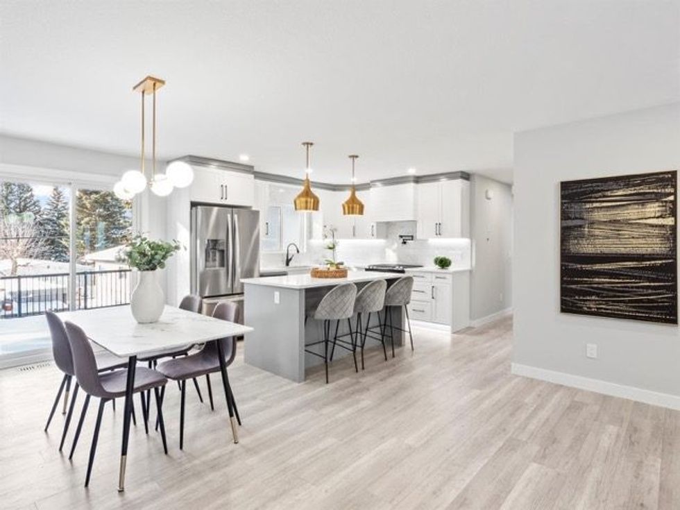 2731 conrad drive northwest living room