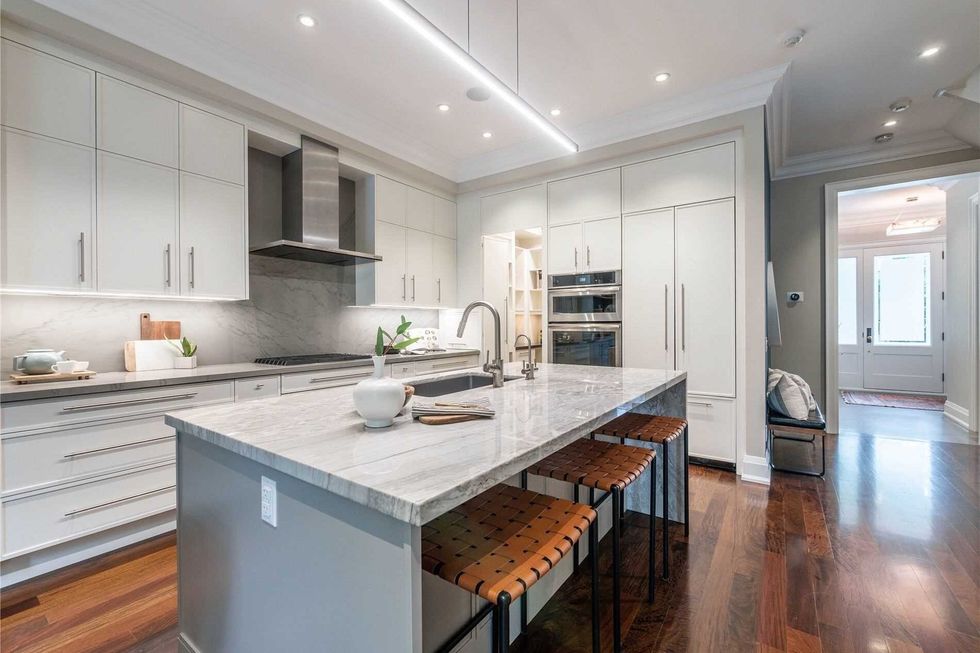 28 balsam avenue toronto e4991629 4 p