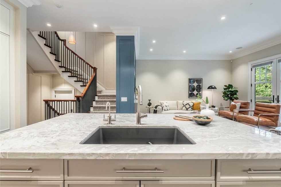 28 balsam avenue toronto e4991629 7 p