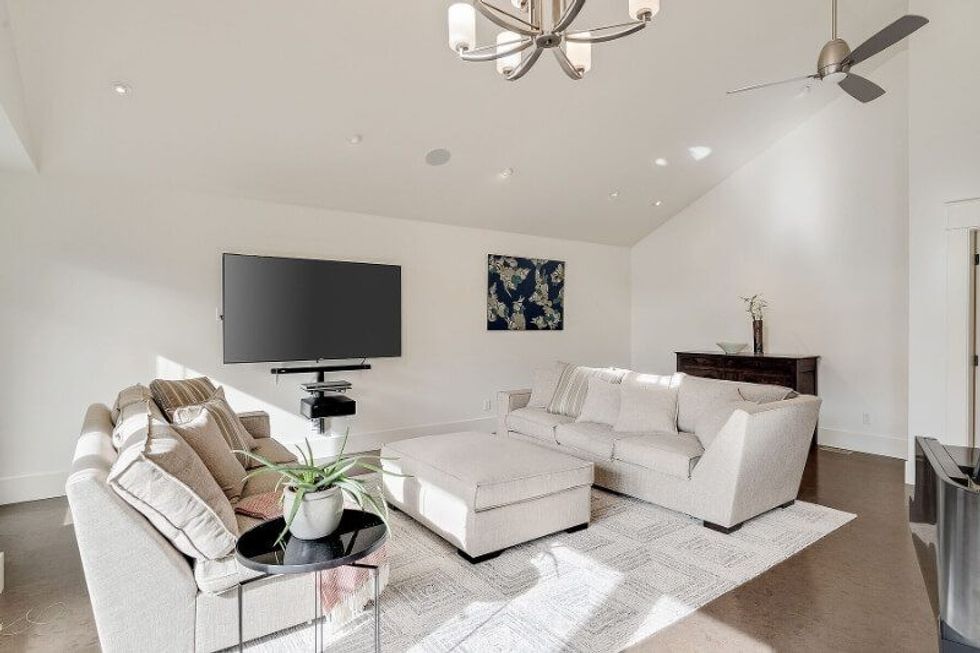 2840 sea view road saanich ten mile point 13